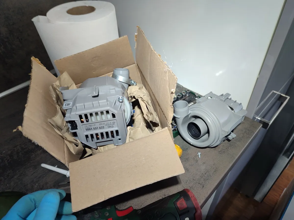 Nové originální oběhové čerpadlo Bosch připravené k instalaci